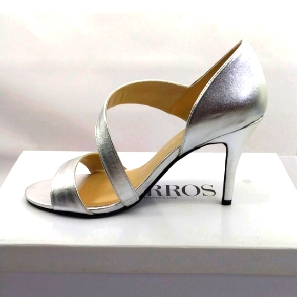 Caparros Silver Shoes NIB SZ 8 - Picture 8 of 10